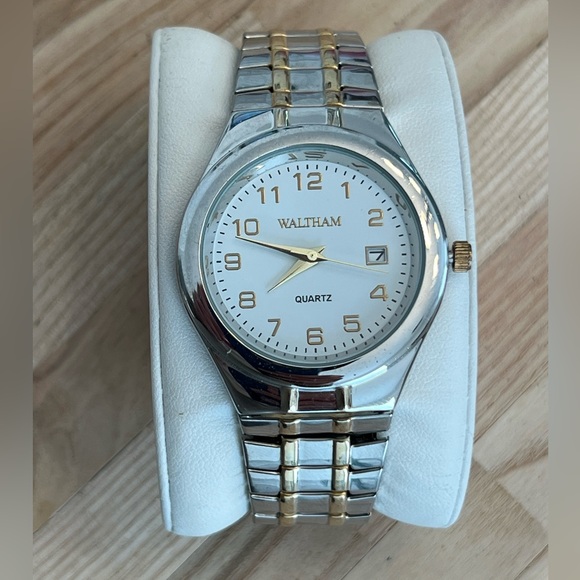 Waltham Men’s Watch White Dial Two Tone Stretch Bracelet Date Window Gold Hands - Picture 3 of 8